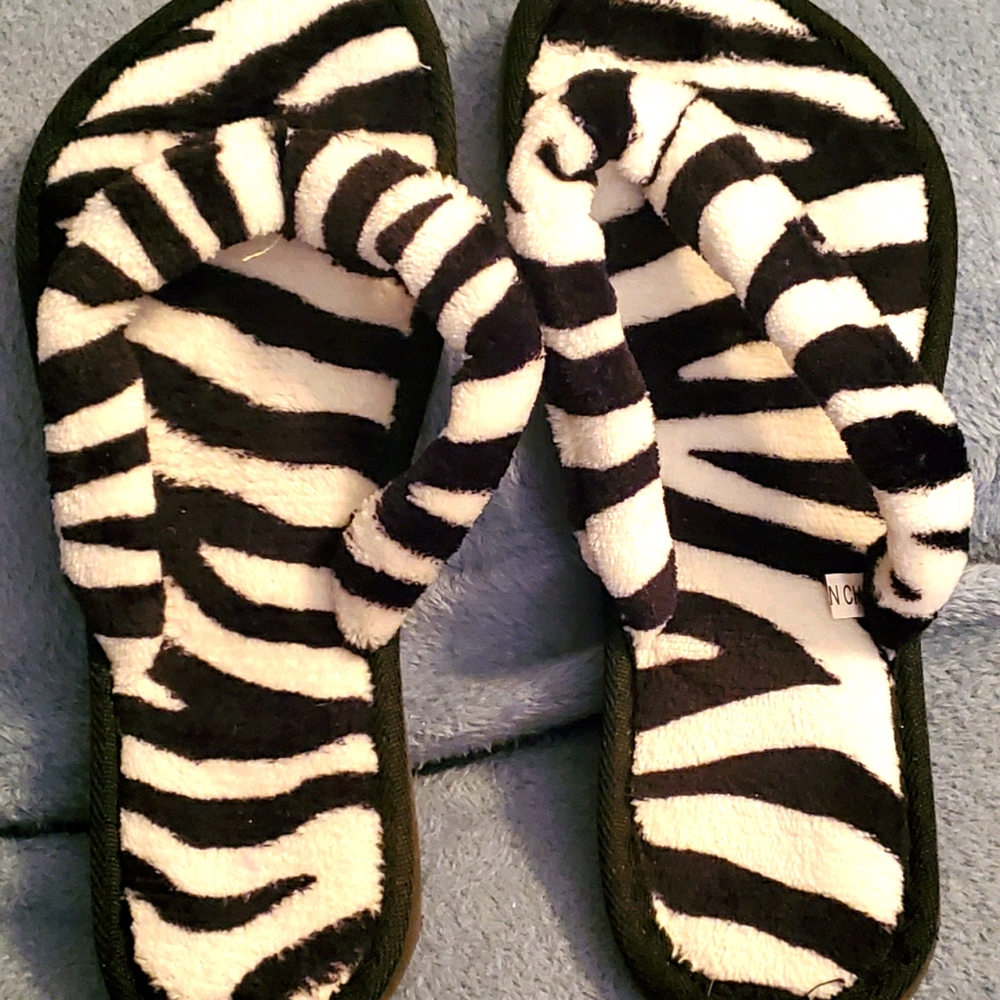 Fuzzy slippers NWoT